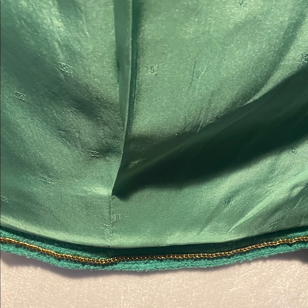 CHANEL Green Bouclé Cropped Jacket with Gold Buttons - Picture 3 of 4